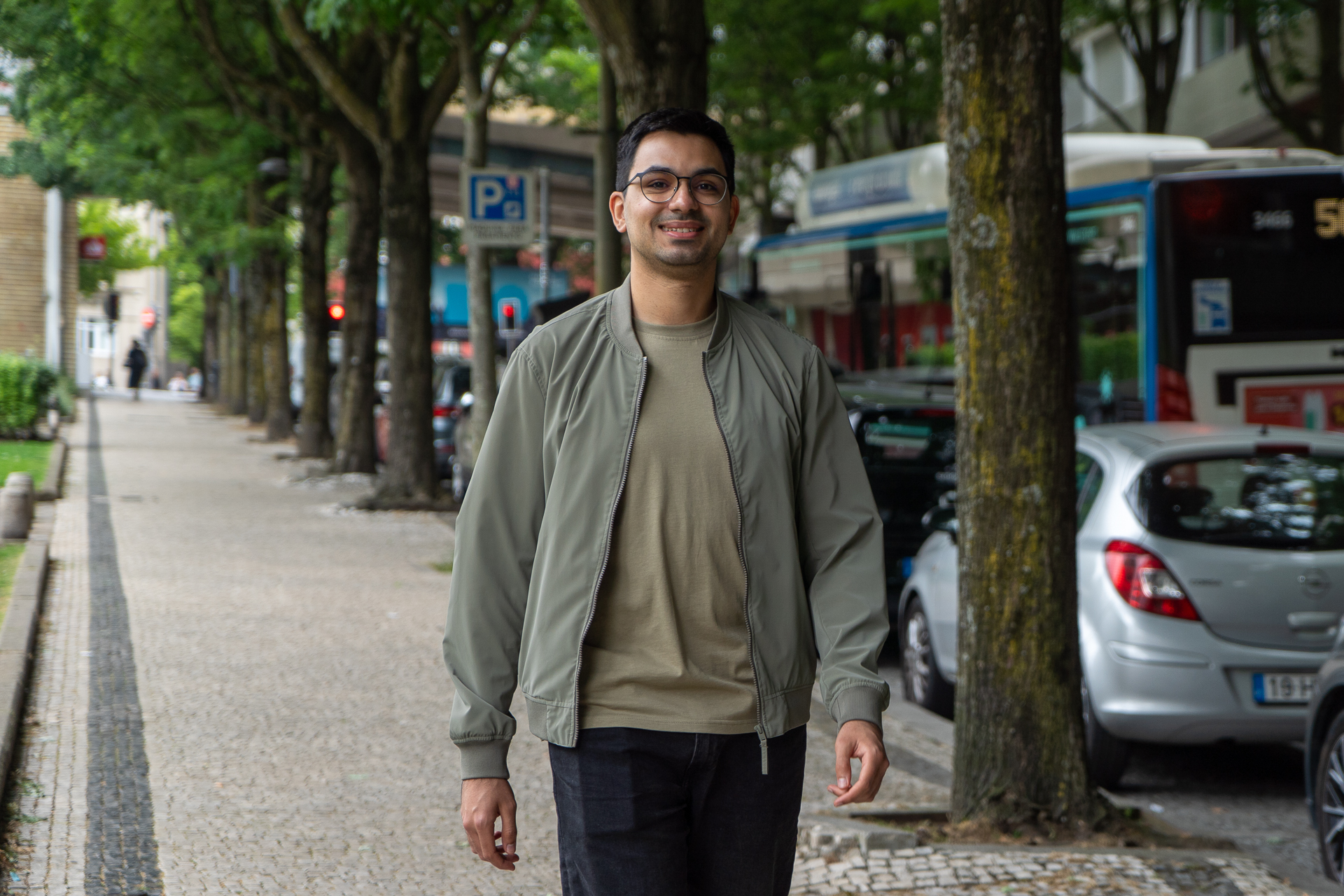 Vitor Cordeiro a descer a Rua Sá da Bandeira